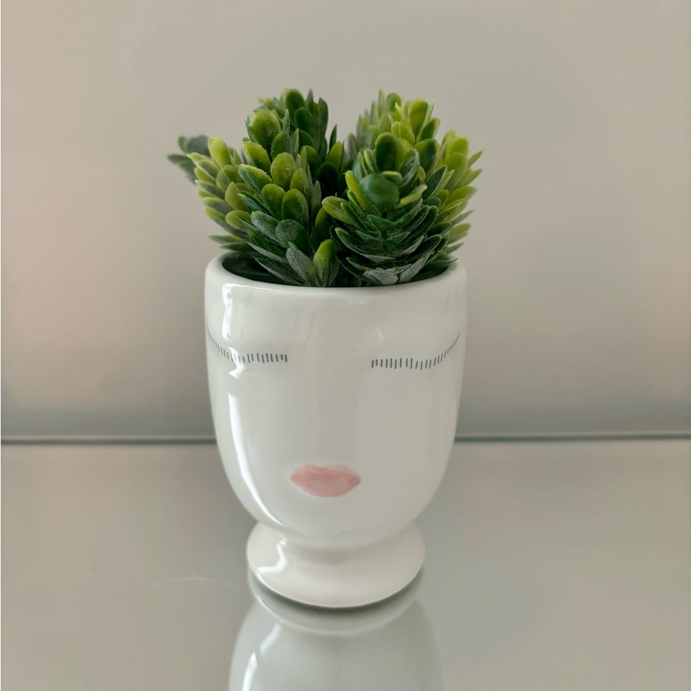 Mini Planter - Picture 2 of 5